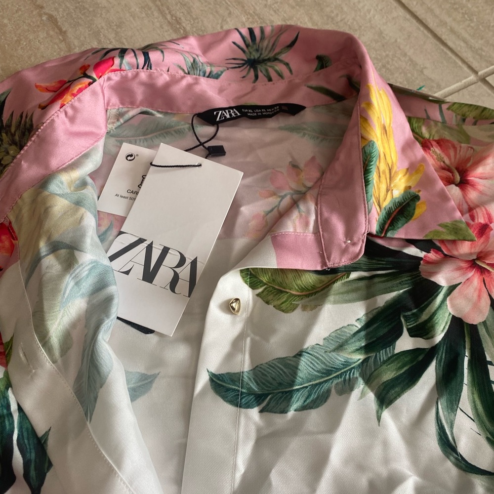 Cover up or robe Zara button down with tags
